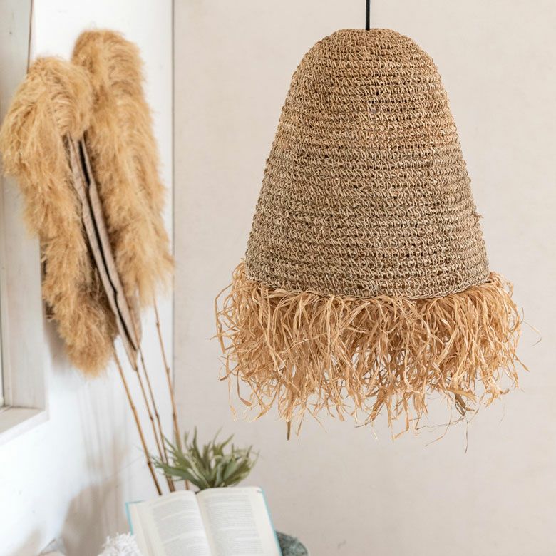 軽くて丈夫、ラフィア素材の魅力