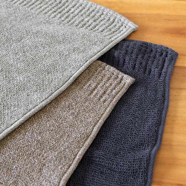 カラーは、3色展開