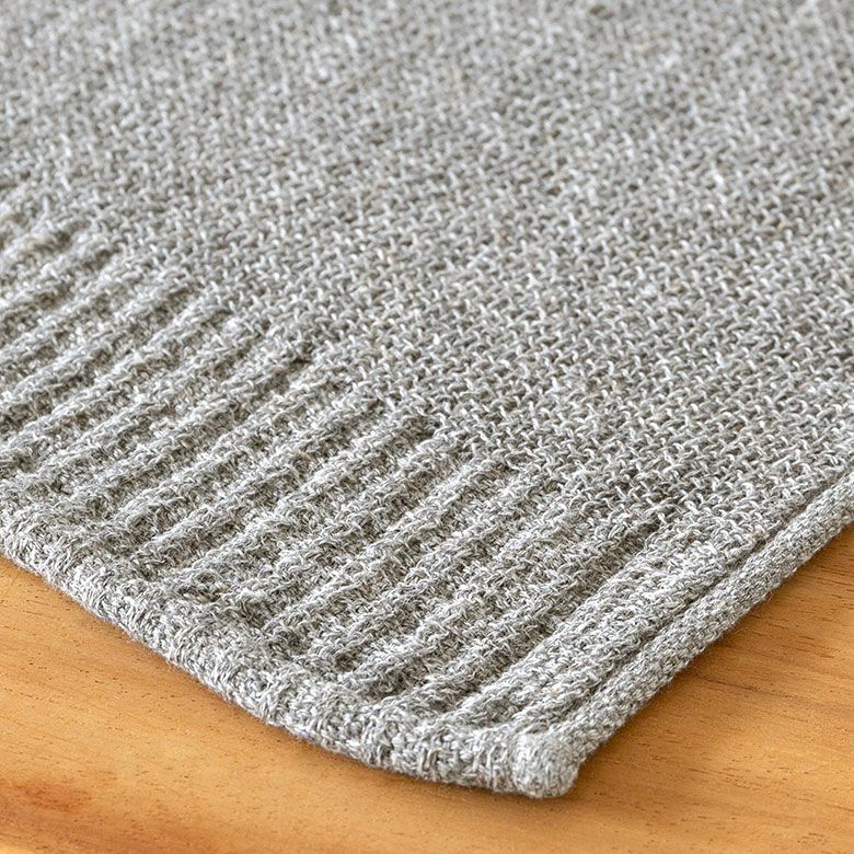 パイルなしで通気性抜群。驚くほど速く乾くタオル