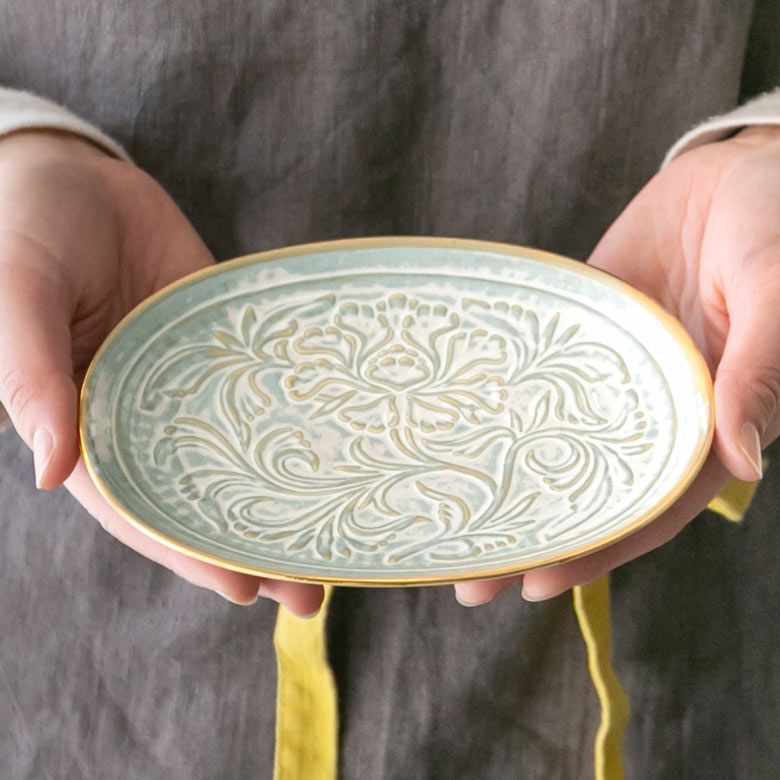 有田焼】花唐草彫り 楕円皿 ハクア 16㎝ | インテリア雑貨の