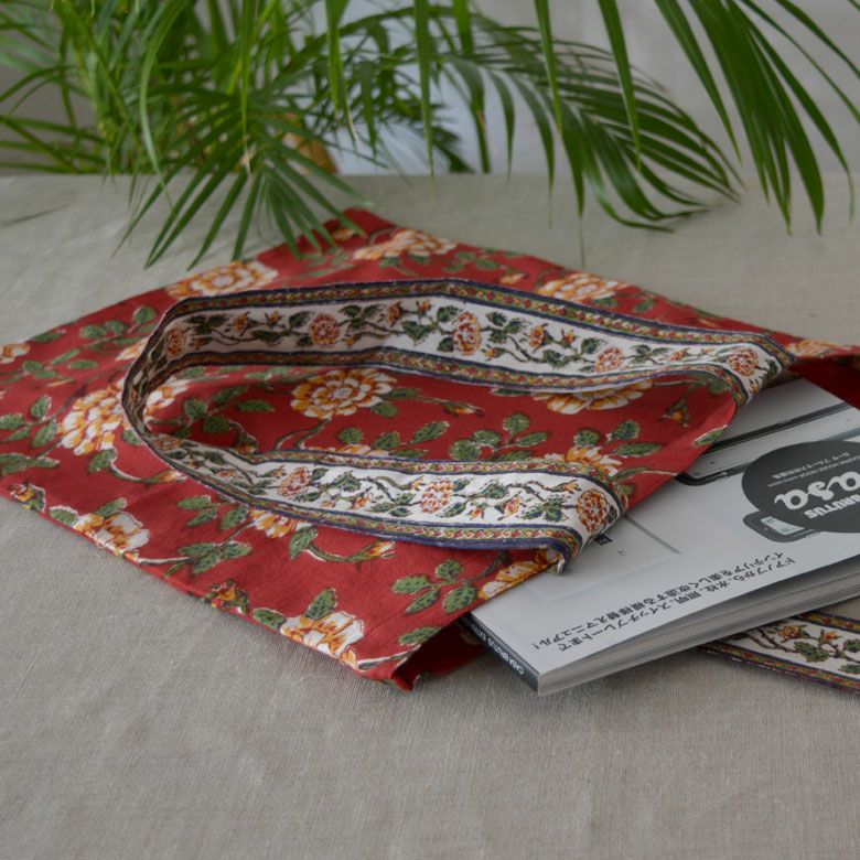 Ａ４サイズがすっぽり収まるサイズ