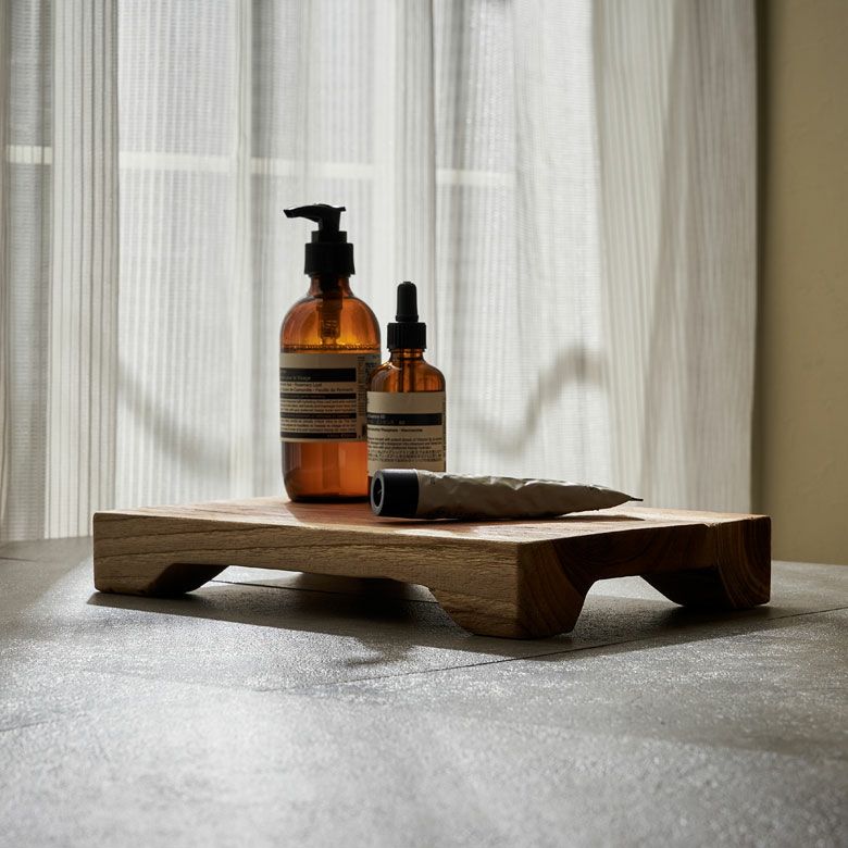 ウッドそのものの質感を存分に感じるミニマルデザイン