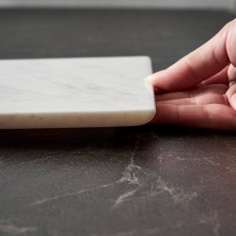 斜めに削られたエッジ