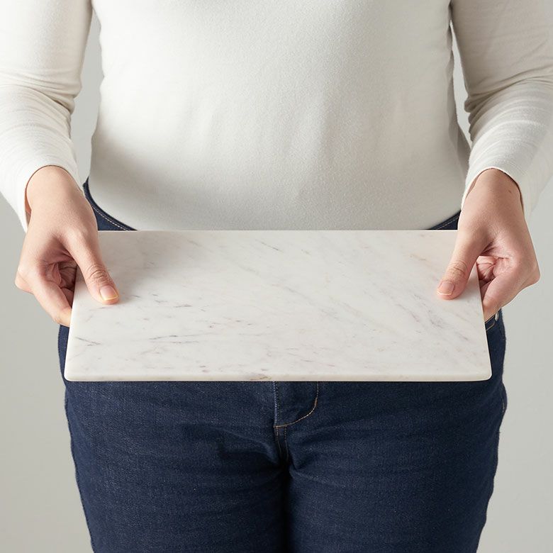 インドの職人によって、ひとつひとつハンドメイドで作られたアイテム