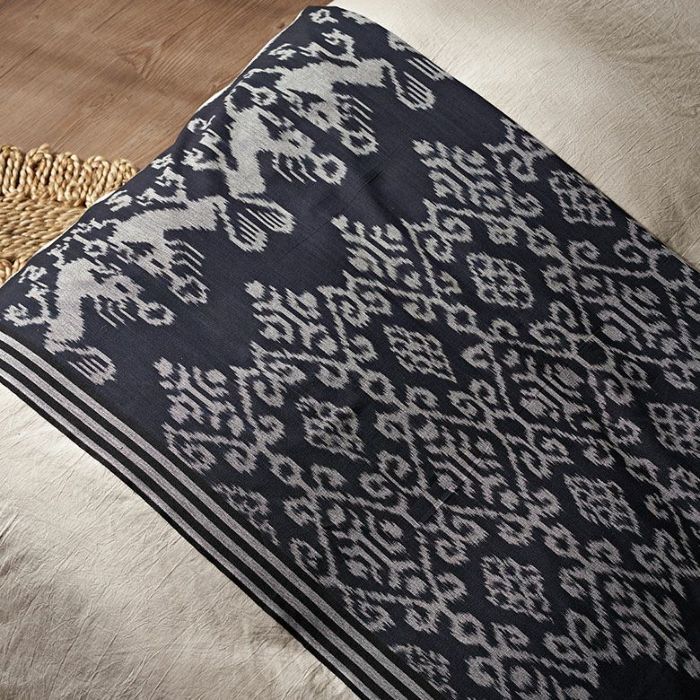 インドネシアの織物イカット 230×115㎝ ［ネイビー］ | インテリア雑貨