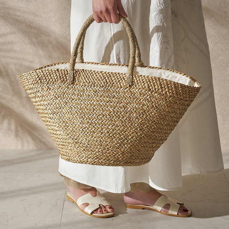 パームリーフで出来たシンプルカゴバッグ