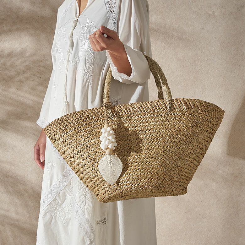 >夏のお出かけスタイルを格上げする！万能カゴバッグ